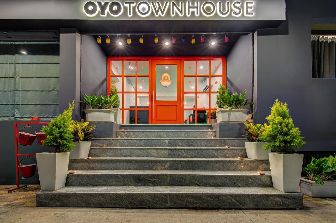 Oyo Townhouse 048 Hadapsar Hotel Phursungi Exterior photo
